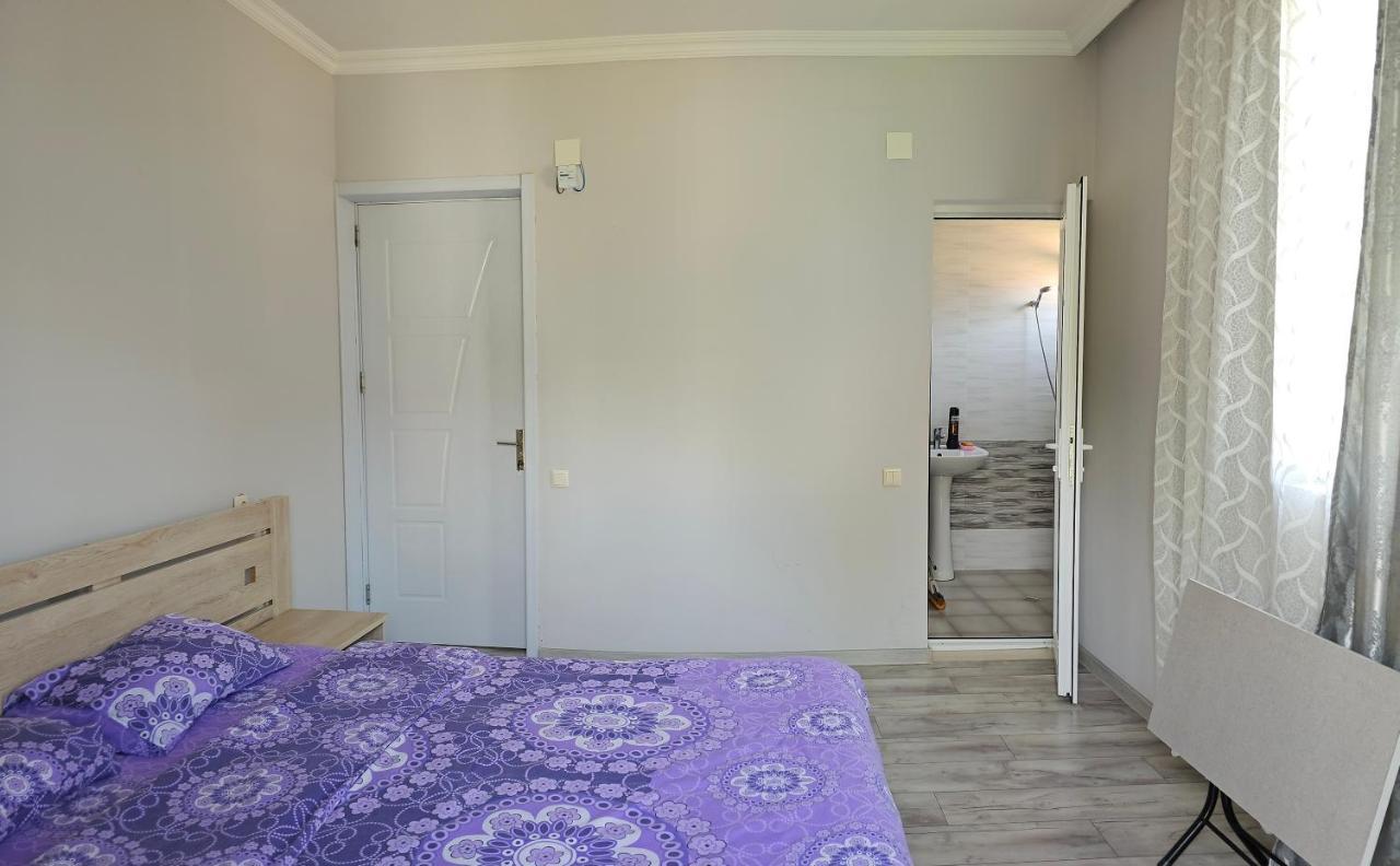 Tete Guest House Batumi Exterior photo